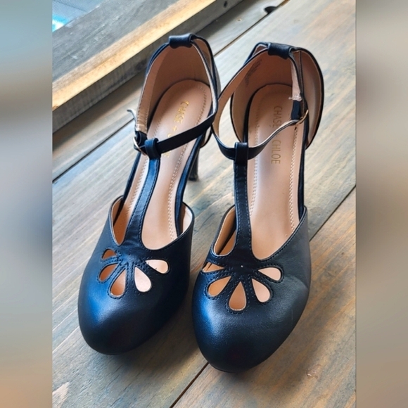 Chase + Chloe Black Kimmy Heeled Faux Leather Heel - Picture 2 of 11